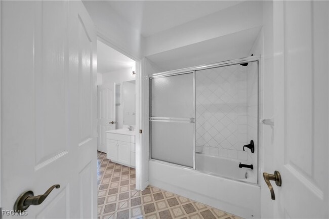 Building Photo - 2015 SE 12th St