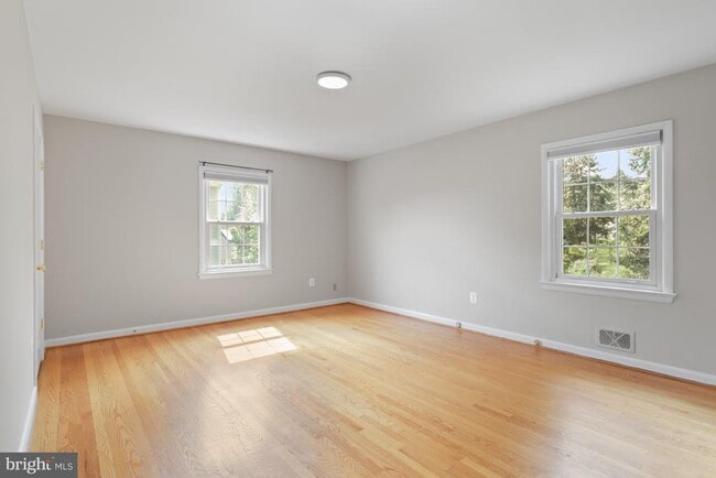 Building Photo - 6139 Tompkins Dr