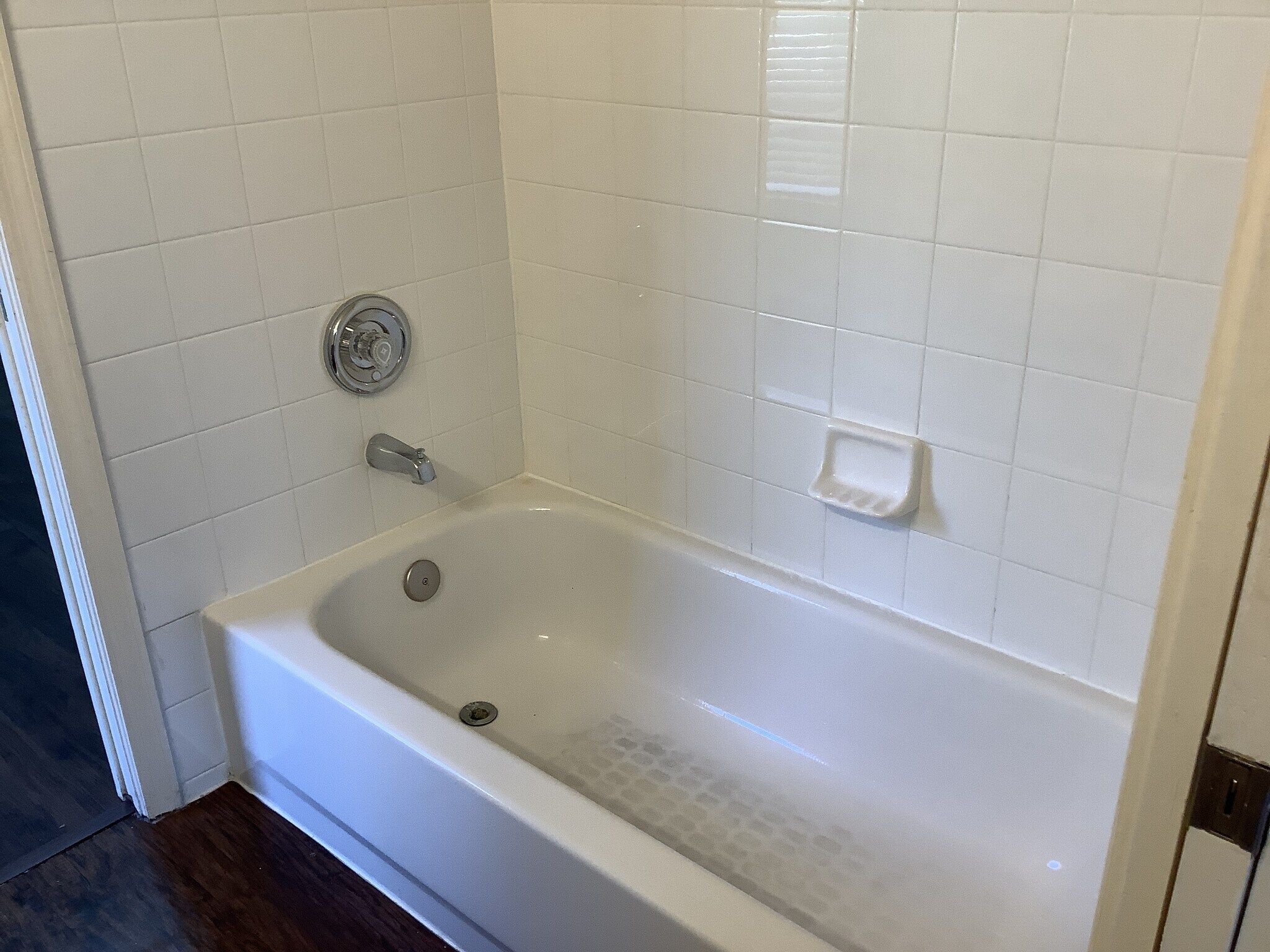 Building Photo - 9312 Hidden Water Cir