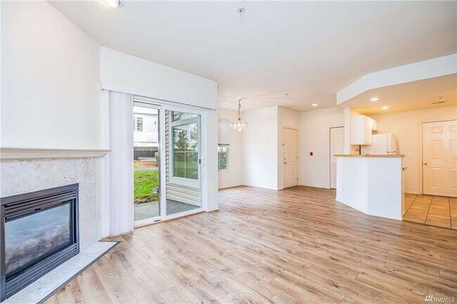 Building Photo - 2Bd/2Ba Issaquah Condo