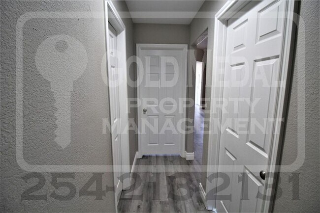 Building Photo - 2513 Jake Dr