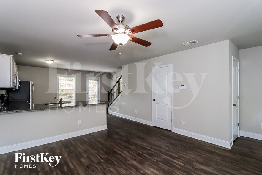 Building Photo - 6690 Sawnee Way