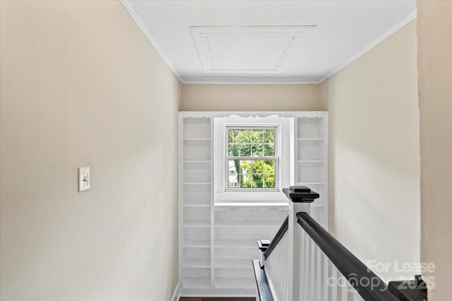 Building Photo - 904 Edgewood Cir