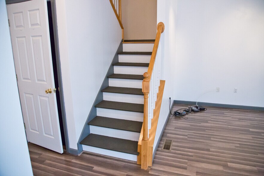 Building Photo - 1460 Blue Course Dr