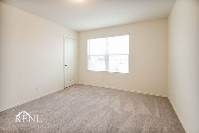 Building Photo - 5058 Firefly Hls