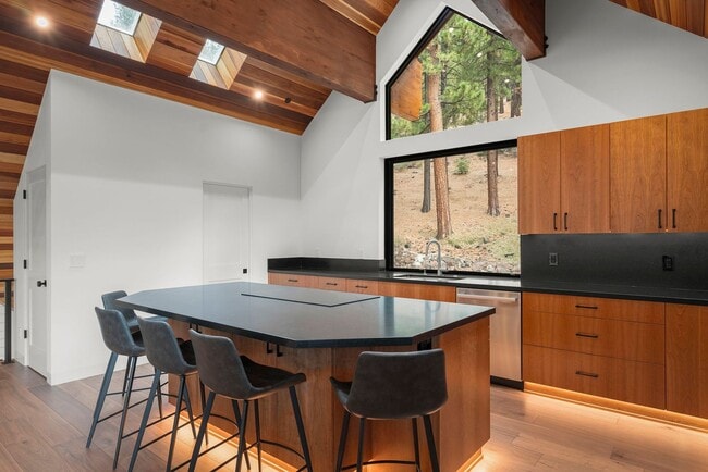 Building Photo - The ultimate Tahoe experience
