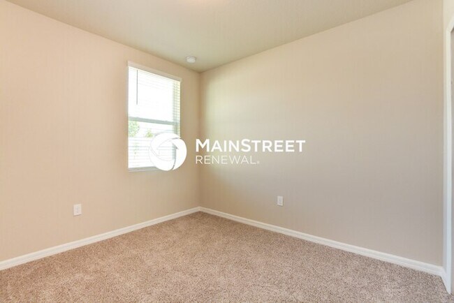 Building Photo - 4 Bedroom Pet-Friendly Home in Auburndale, FL with Main Street Renewal