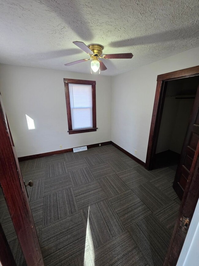 Building Photo - ? 2 Bed | 1 Bath | Fully Fenced Yard | Rent Ready! ?