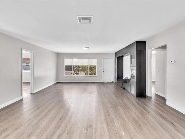 Building Photo - 54 SW 16th St