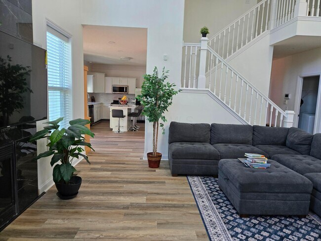 Building Photo - 329 Dovetail Dr