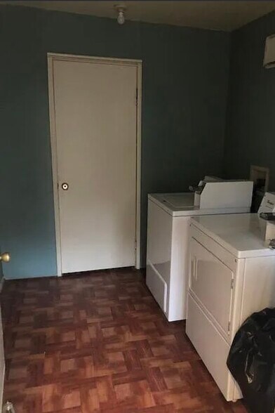 Building Photo - 14551 Vose St