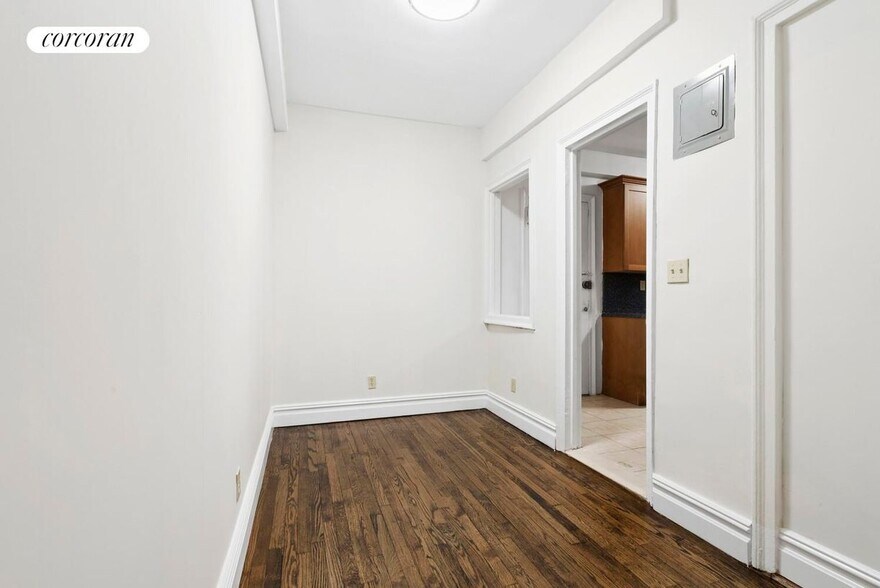 Building Photo - 175 W 76th St