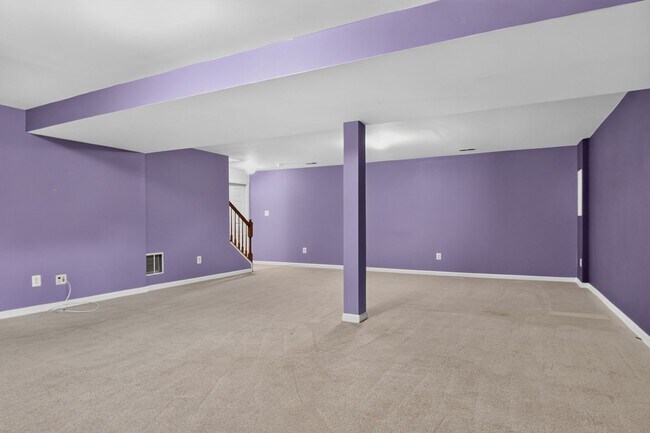 Building Photo - Meticulously maintained & spacious 4 Bd/2 full & 2 half bath home  Home in Dawson's Landing - Pet...
