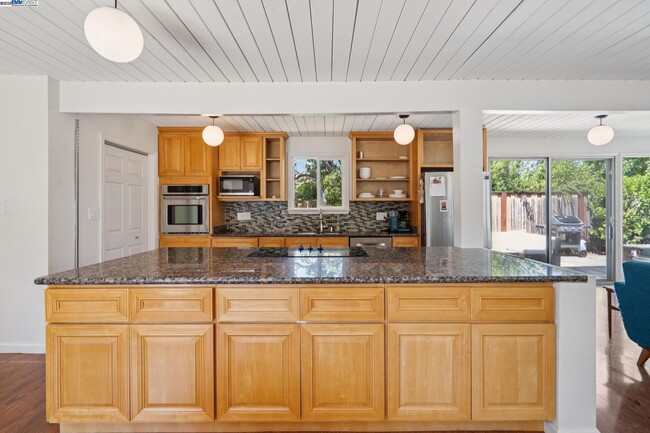 Building Photo - 3767 Gainsborough Dr