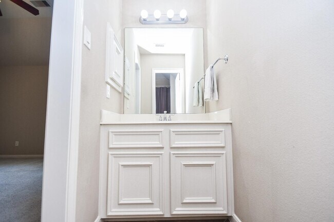 Building Photo - 5207 Belvedere Dr