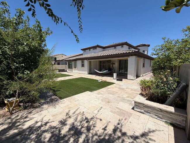 Building Photo - 2595 E Ebony Dr