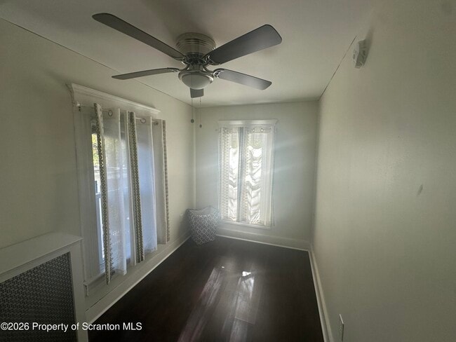 Building Photo - 916-918 Grandview St