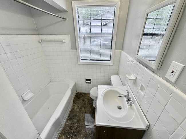 Building Photo - 2708 Filmore Ave