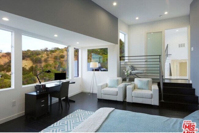 Building Photo - 3624 Avenida Del Sol