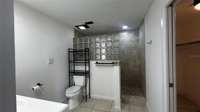 Building Photo - 1606 NW 22nd St