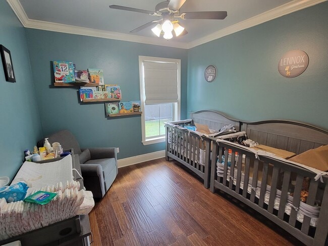Building Photo - Cyrpess Bend Rental (4 Bedroom 3 Bath)