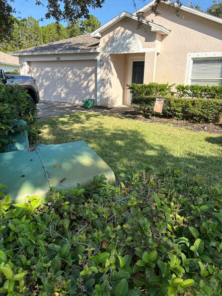 Primary Photo - 109 Skyflower Cir