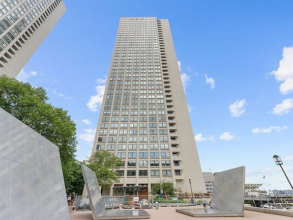 Building Photo - 85 E India Row