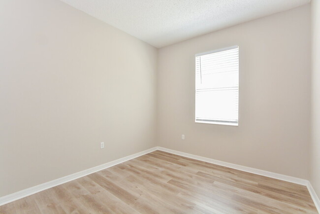 Building Photo - 10109 Granite Bay Dr