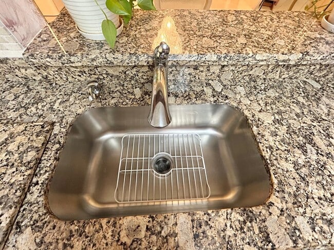 Building Photo - 4725 Lucerne Lakes Blvd E