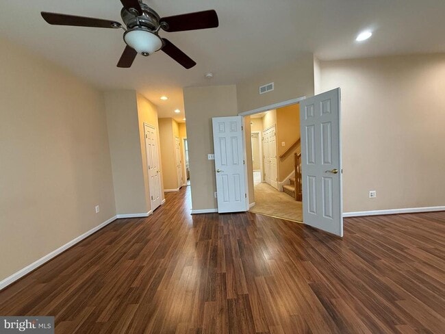 Building Photo - 22949 Fanshaw Square