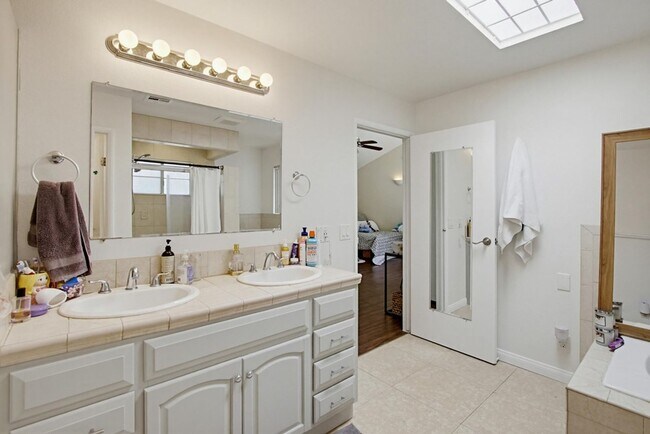 Building Photo - Spacious 5BR Home Near SDSU – Ideal for Students or Families