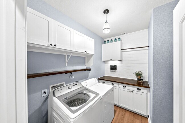 Building Photo - POOL! SOLAR! NO REAR NEIGHBOR! UPGRADES, UPGRADES and MORE UPGRADES