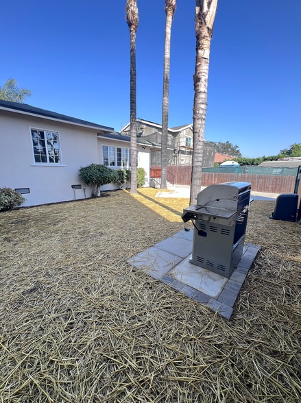 Building Photo - 3547 E Green St