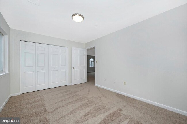 Building Photo - 10247 Redtail Ct