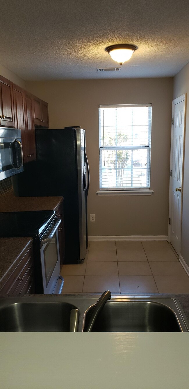 Building Photo - 4728 Brookwood Dr