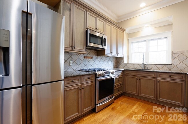 Building Photo - 1031 Oriole St