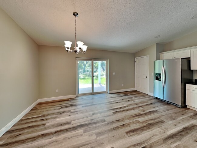Building Photo - 1866 W Hialeah Dr