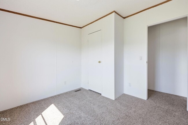 Building Photo - 1385 Live Oak Rd