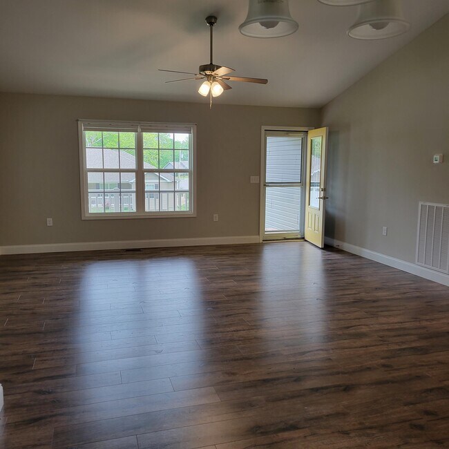 Building Photo - 27 Patrick Dr