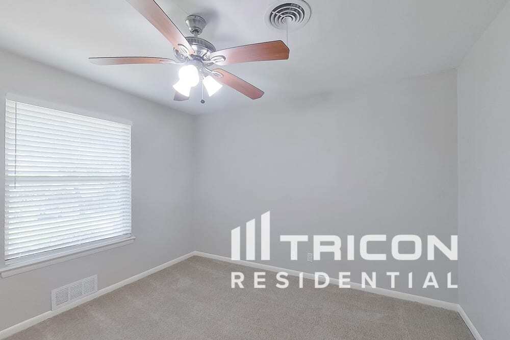 Building Photo - 3240 Springwood Ln