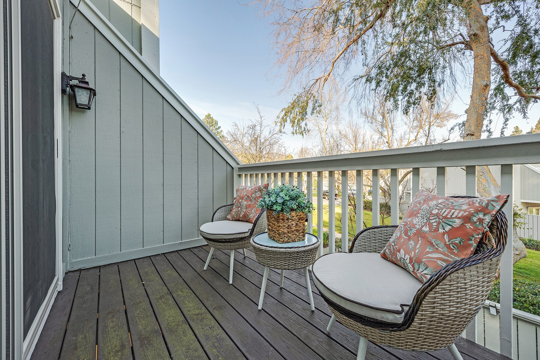 Building Photo - 7551 Maywood Dr