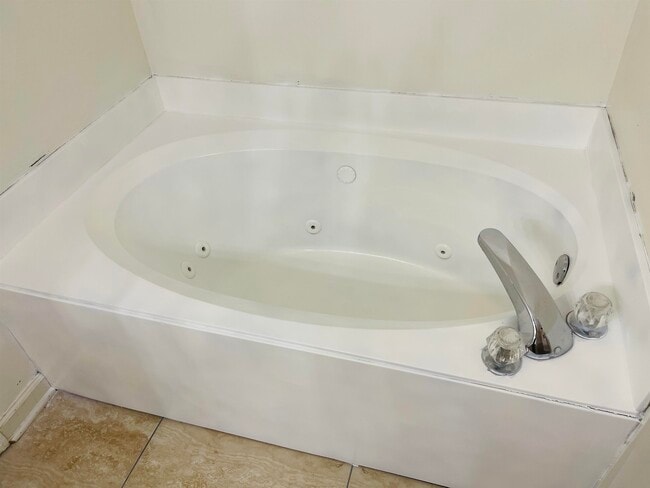 Building Photo - 2256 Lake Springs Ln