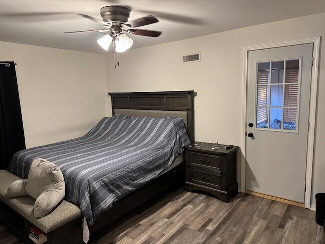 Building Photo - 2524 W 109th Pl