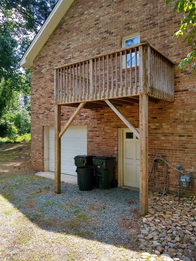 Building Photo - Chapel Hill / 4BR House in Historic Distri...