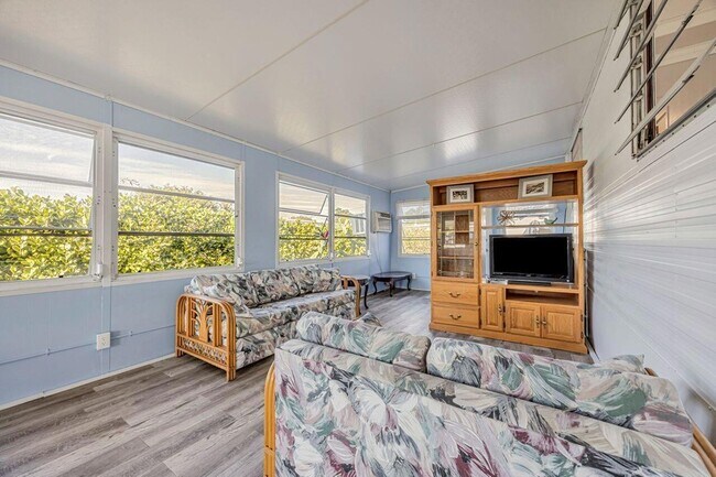 Building Photo - 14556 Glenview Dr