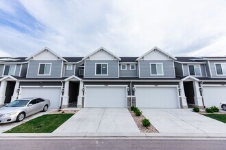 Building Photo - 3569 Grassland Dr
