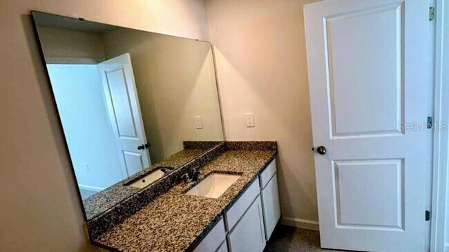 Building Photo - 2554 Grey Hawk Dr