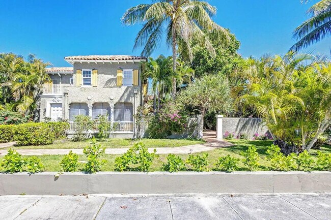 Building Photo - 519 28th St