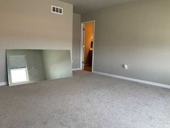 Building Photo - Beautiful Townhome in Townes At Woodmen Heights