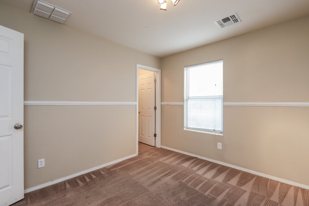 Building Photo - 3130 E Cowboy Cove Trail